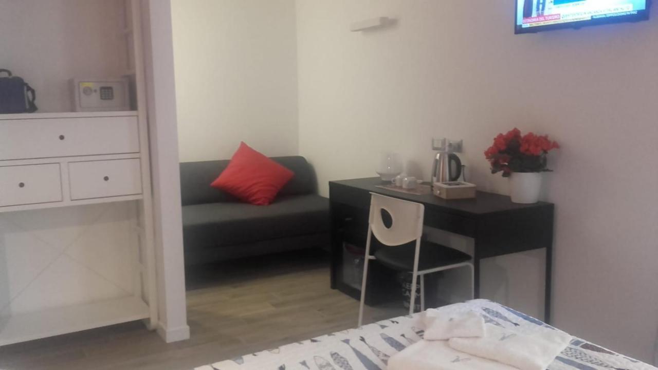 فندق Travel House لا سبيتسْيا المظهر الخارجي الصورة